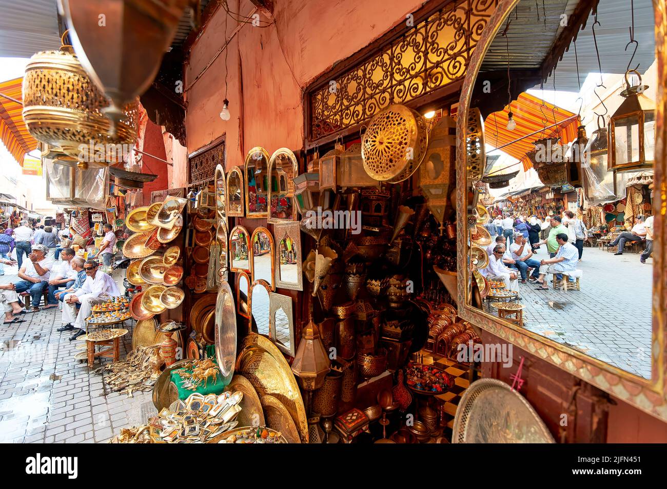 Maroc Marrakech. La vie dans le souk Banque D'Images