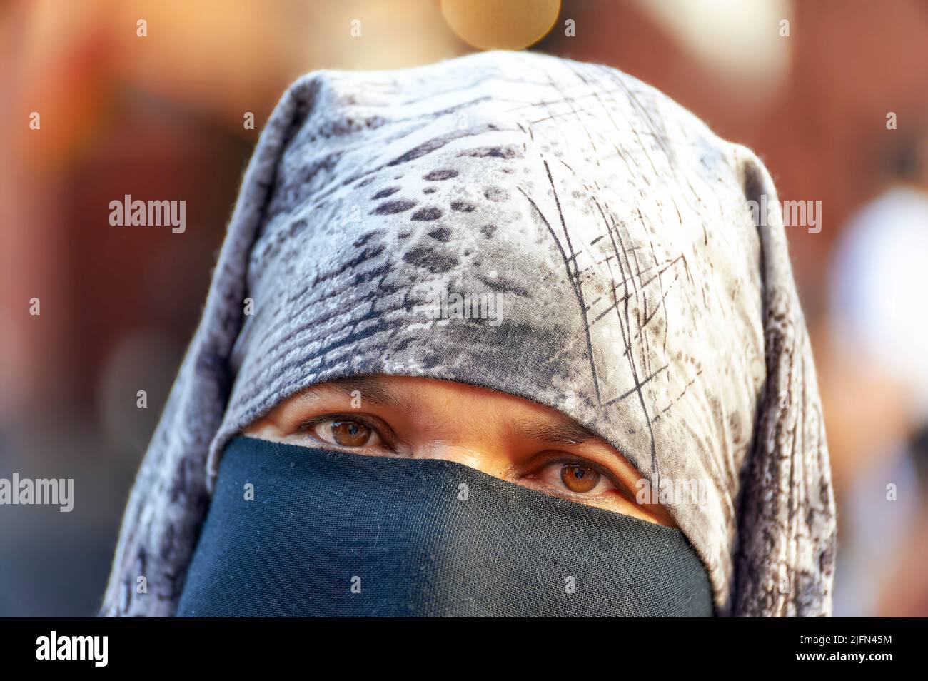 Maroc Marrakech. Portrait d'une femme marocaine voilée Banque D'Images