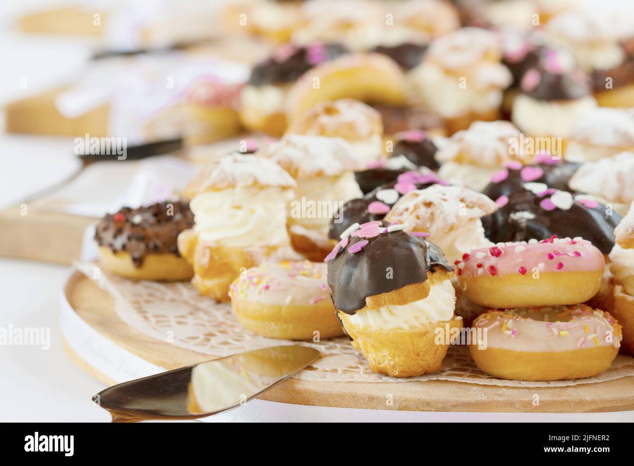 Tartelettes, beignets et autres pâtisseries délicieuses Banque D'Images