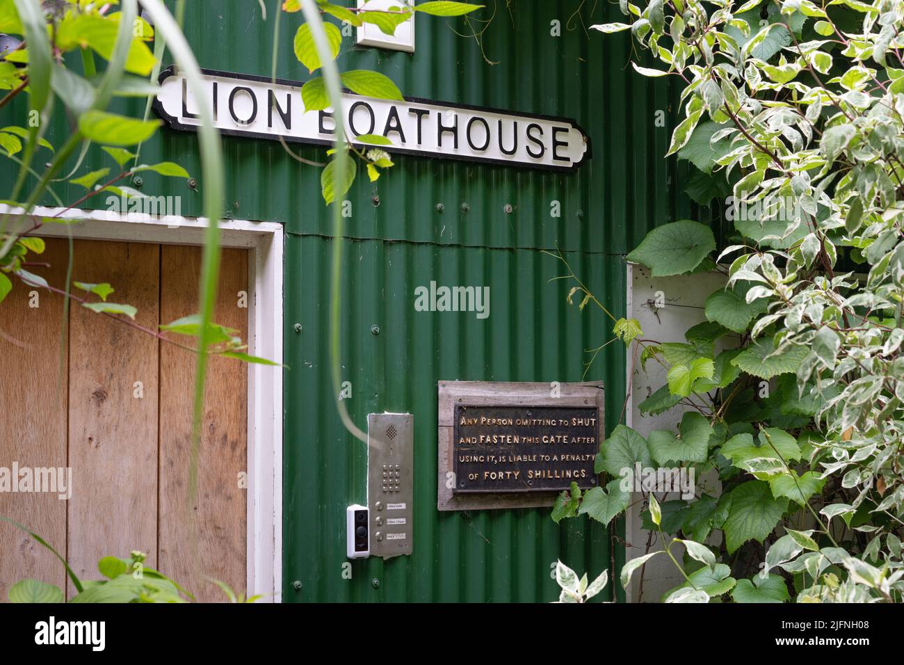 Eel Pie Island sur la Tamise à Twickenham, Richmond. Accueille des studios d'artistes ainsi qu'un chantier naval Banque D'Images
