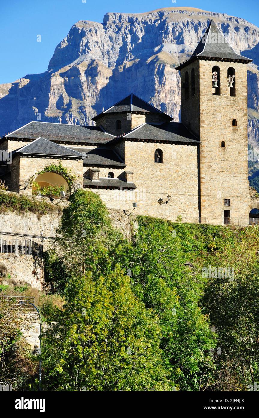 Torla-Ordesa est une municipalité de la province de Huesca. Il est situé au nord-ouest de la région de Sobrarbe et est une porte d'entrée de l'Ordesa y Monte Perdido Banque D'Images