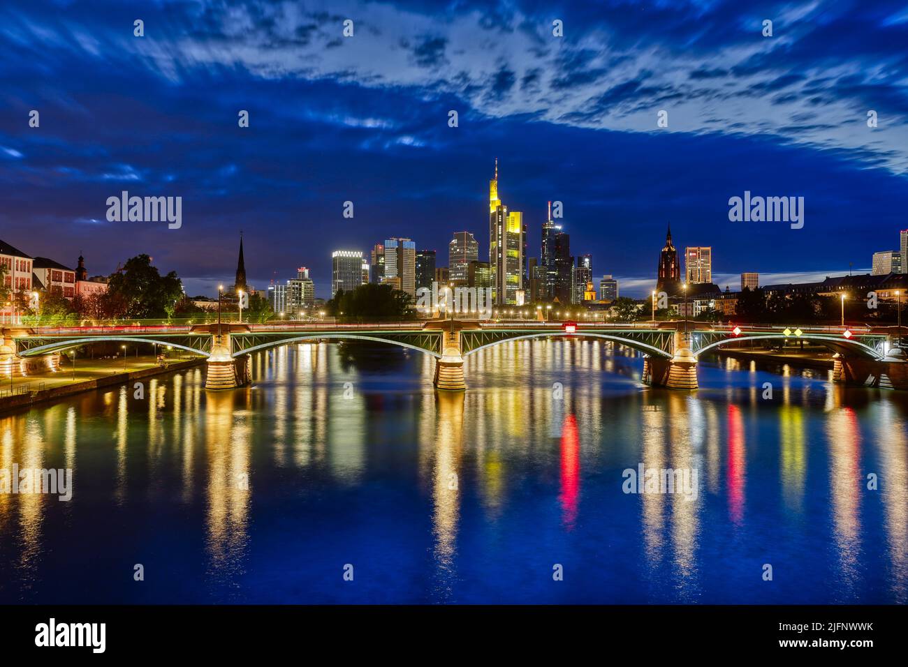 L'horizon de Francfort, Allemagne Banque D'Images