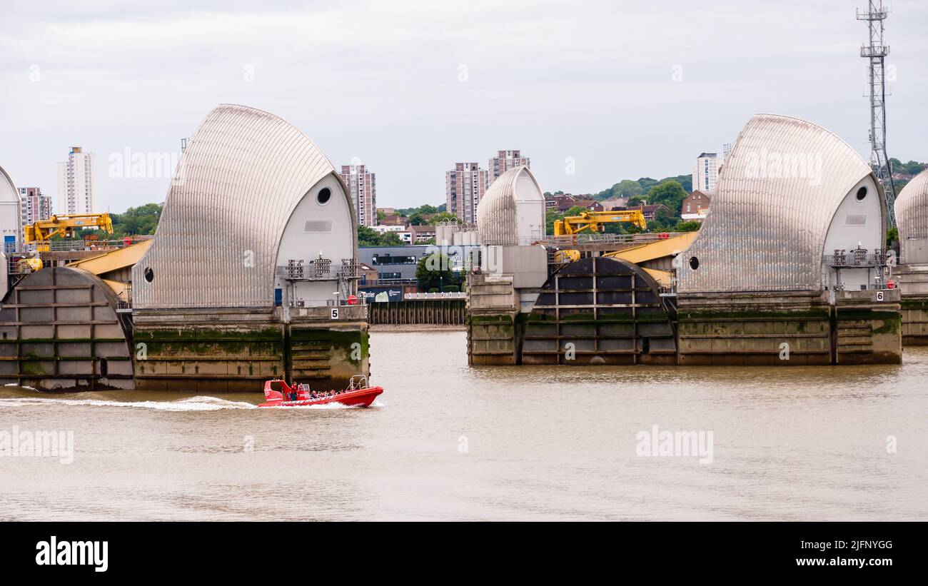 Thames Rockets Thames Rockets, speed boat, London attraction, 30 noeuds (35mph!) L ...