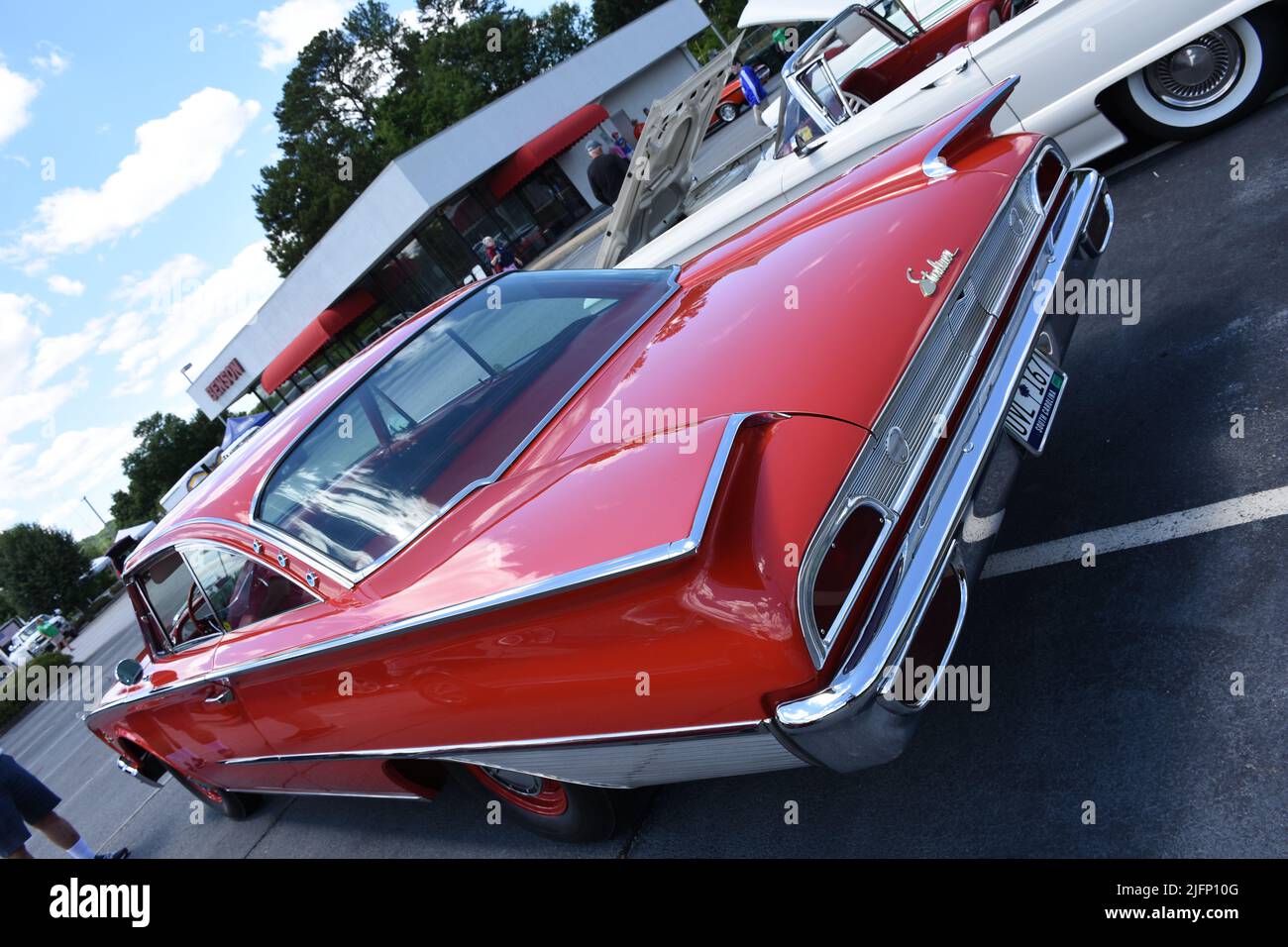 Un toit rigide Starliner 1960 de Ford exposé lors d'un salon automobile. Banque D'Images