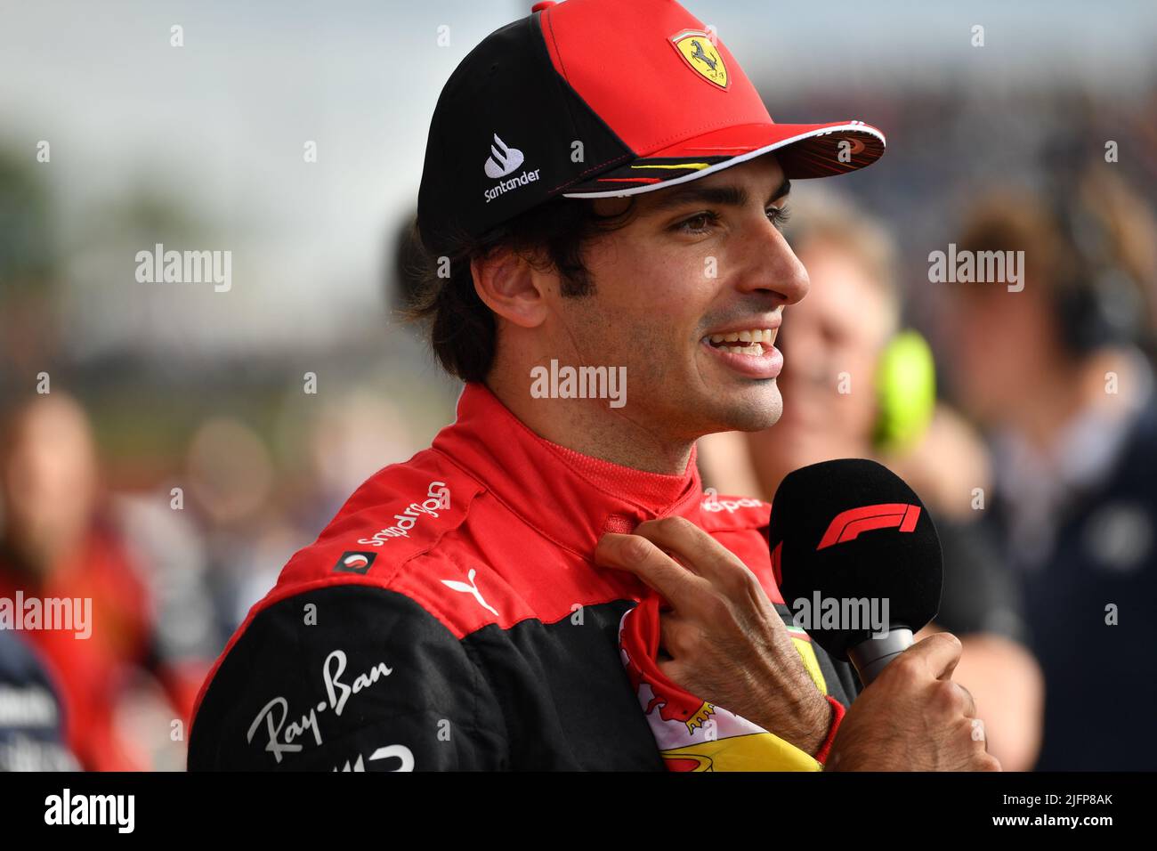 Silverstone, Royaume-Uni. 03rd juillet 2022. SILVERSTONE, Angleterre, 02. JUILLET 2022 ; Carlos SAINZ Jr. Vainqueur de la course avec Ferrari après la course - Formule 1, GRAND Prix BRITANNIQUE F1 sur le circuit Silverstone - Formel 1 Grosser Preis von England, 02. JUILLET 2022 - image, photo et Copyright © Anthony STANLEY/ATP images (STANLEY Anthony/ATP/SPP) crédit: SPP Sport Press photo. /Alamy Live News Banque D'Images