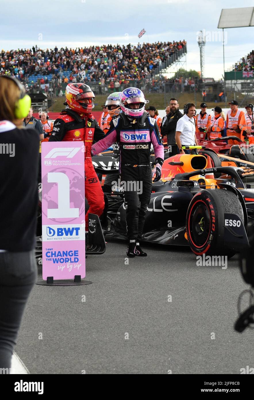 Silverstone, Royaume-Uni. 03rd juillet 2022. SILVERSTONE, Angleterre, 02. JUILLET 2022 ; #14, Fernando ALONSO, ESP, Alpine F1 Team, Et Carlos SAINZ Jr. Vainqueur de la course après la course - Formule 1, GRAND Prix BRITANNIQUE F1 sur le circuit Silverstone - Formel 1 Grosser Preis von England, 02. JUILLET 2022 - image, photo et Copyright © Anthony STANLEY/ATP images (STANLEY Anthony/ATP/SPP) crédit: SPP Sport Press photo. /Alamy Live News Banque D'Images
