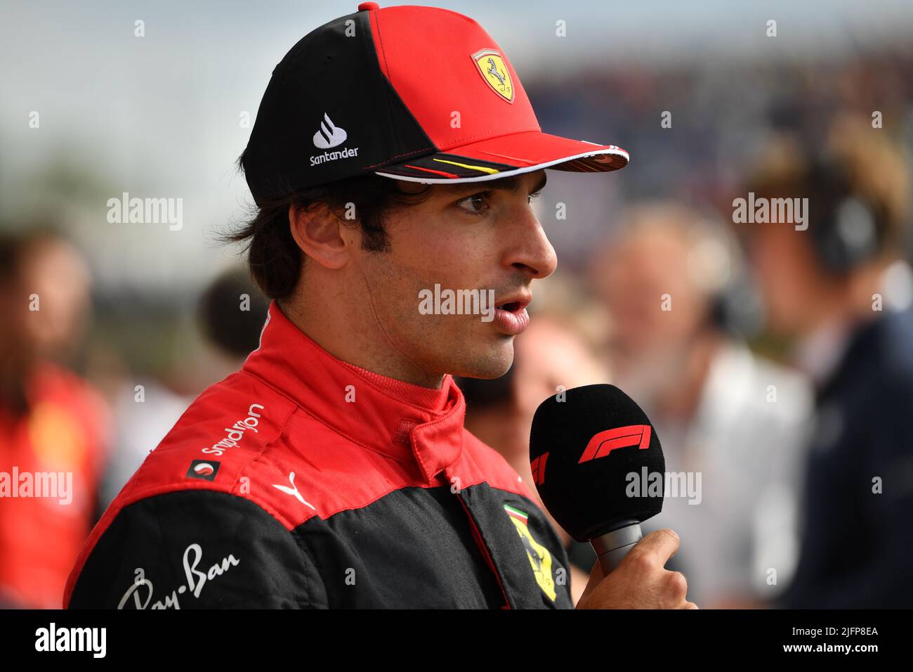 Silverstone, Royaume-Uni. 03rd juillet 2022. SILVERSTONE, Angleterre, 02. JUILLET 2022 ; Carlos SAINZ Jr. Vainqueur de la course avec Ferrari après la course - Formule 1, GRAND Prix BRITANNIQUE F1 sur le circuit Silverstone - Formel 1 Grosser Preis von England, 02. JUILLET 2022 - image, photo et Copyright © Anthony STANLEY/ATP images (STANLEY Anthony/ATP/SPP) crédit: SPP Sport Press photo. /Alamy Live News Banque D'Images