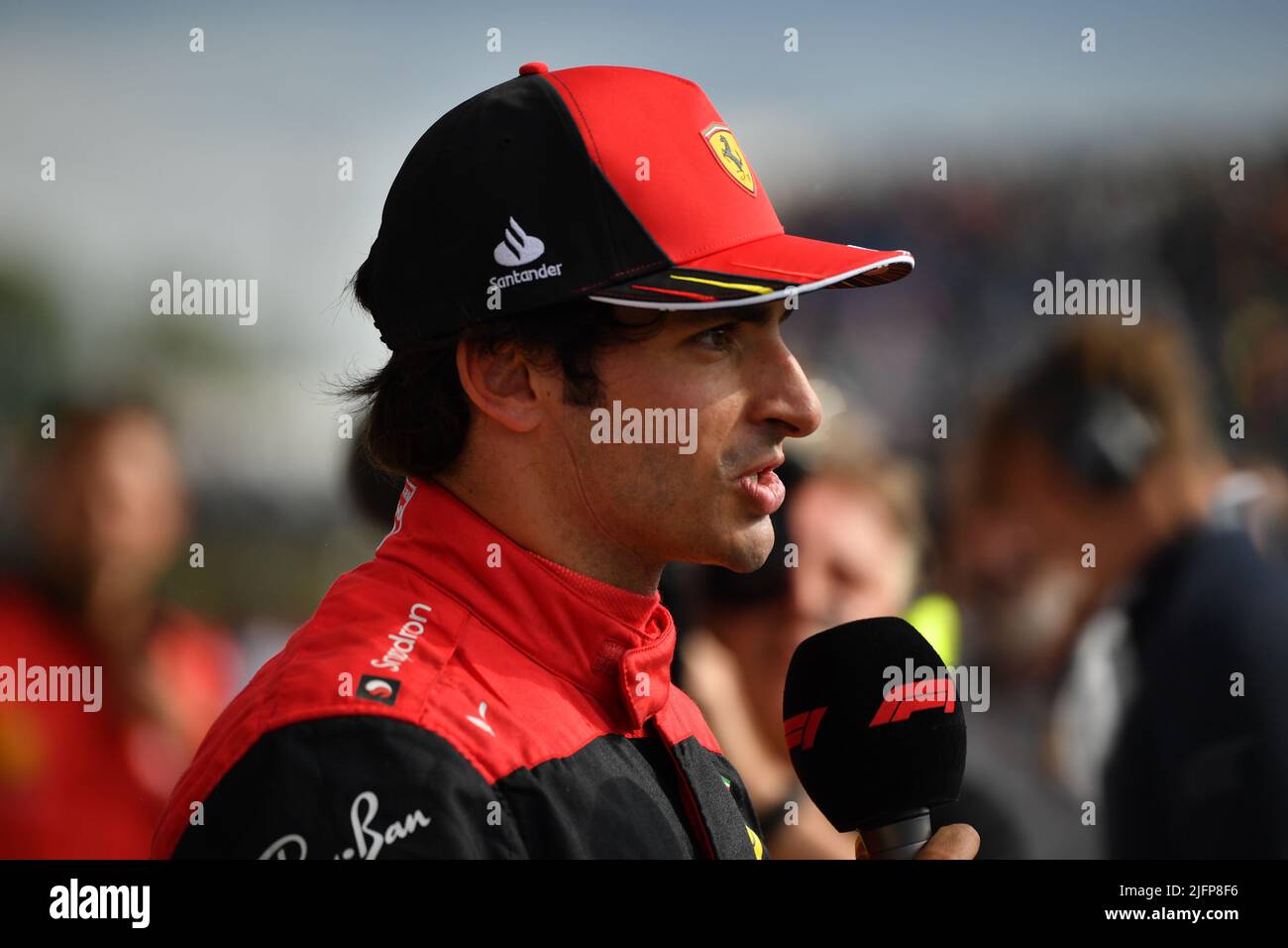 Silverstone, Royaume-Uni. 03rd juillet 2022. SILVERSTONE, Angleterre, 02. JUILLET 2022 ; Carlos SAINZ Jr. Vainqueur de la course avec Ferrari après la course - Formule 1, GRAND Prix BRITANNIQUE F1 sur le circuit Silverstone - Formel 1 Grosser Preis von England, 02. JUILLET 2022 - image, photo et Copyright © Anthony STANLEY/ATP images (STANLEY Anthony/ATP/SPP) crédit: SPP Sport Press photo. /Alamy Live News Banque D'Images