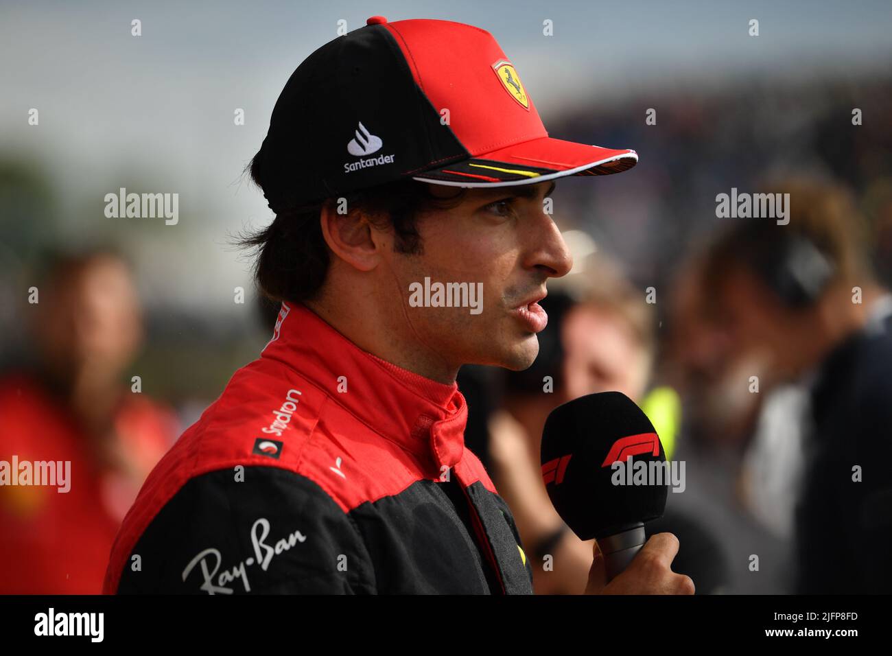 Silverstone, Royaume-Uni. 03rd juillet 2022. SILVERSTONE, Angleterre, 02. JUILLET 2022 ; Carlos SAINZ Jr. Vainqueur de la course avec Ferrari après la course - Formule 1, GRAND Prix BRITANNIQUE F1 sur le circuit Silverstone - Formel 1 Grosser Preis von England, 02. JUILLET 2022 - image, photo et Copyright © Anthony STANLEY/ATP images (STANLEY Anthony/ATP/SPP) crédit: SPP Sport Press photo. /Alamy Live News Banque D'Images