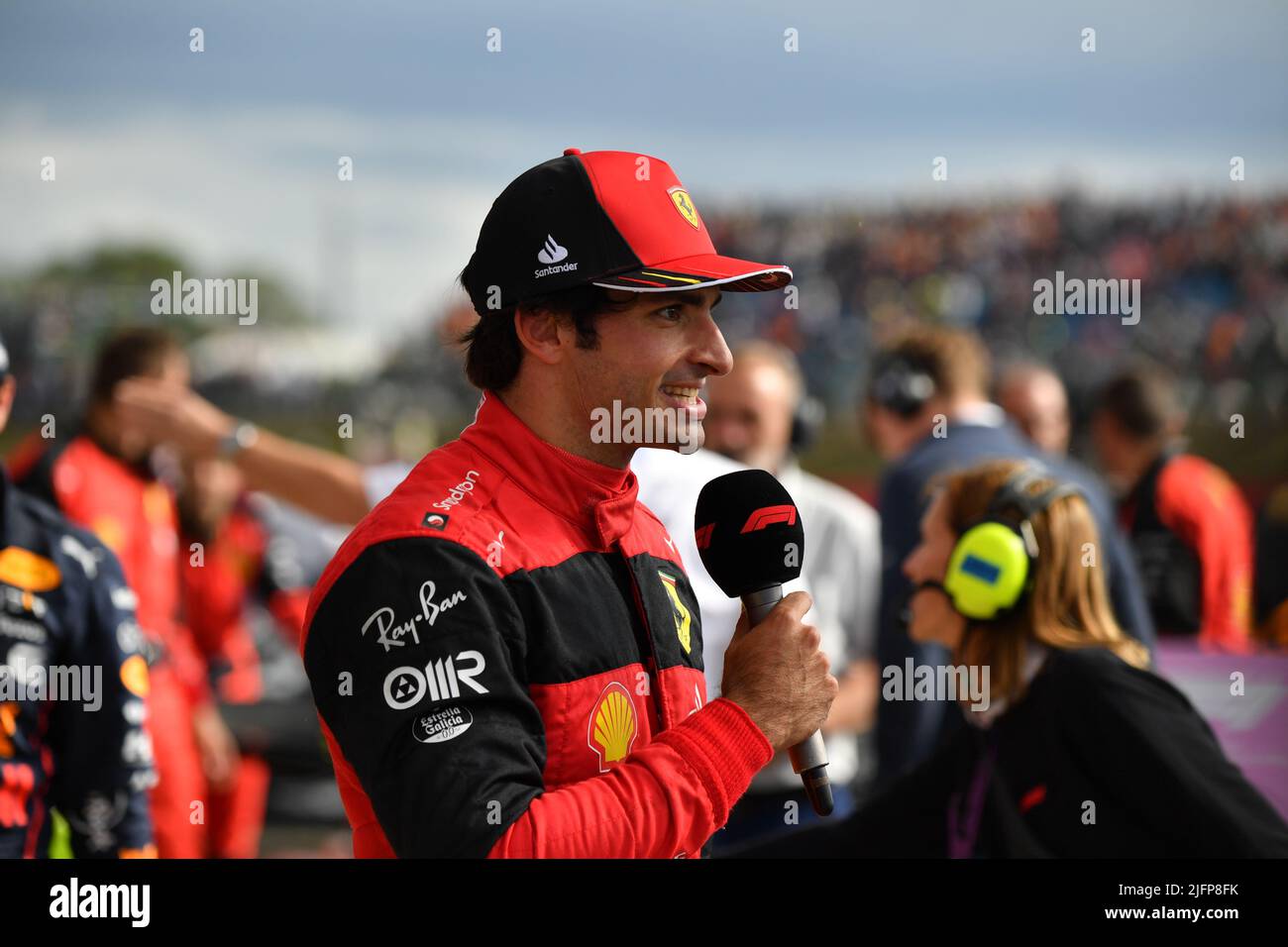 Silverstone, Royaume-Uni. 03rd juillet 2022. SILVERSTONE, Angleterre, 02. JUILLET 2022 ; Carlos SAINZ Jr. Vainqueur de la course avec Ferrari après la course - Formule 1, GRAND Prix BRITANNIQUE F1 sur le circuit Silverstone - Formel 1 Grosser Preis von England, 02. JUILLET 2022 - image, photo et Copyright © Anthony STANLEY/ATP images (STANLEY Anthony/ATP/SPP) crédit: SPP Sport Press photo. /Alamy Live News Banque D'Images