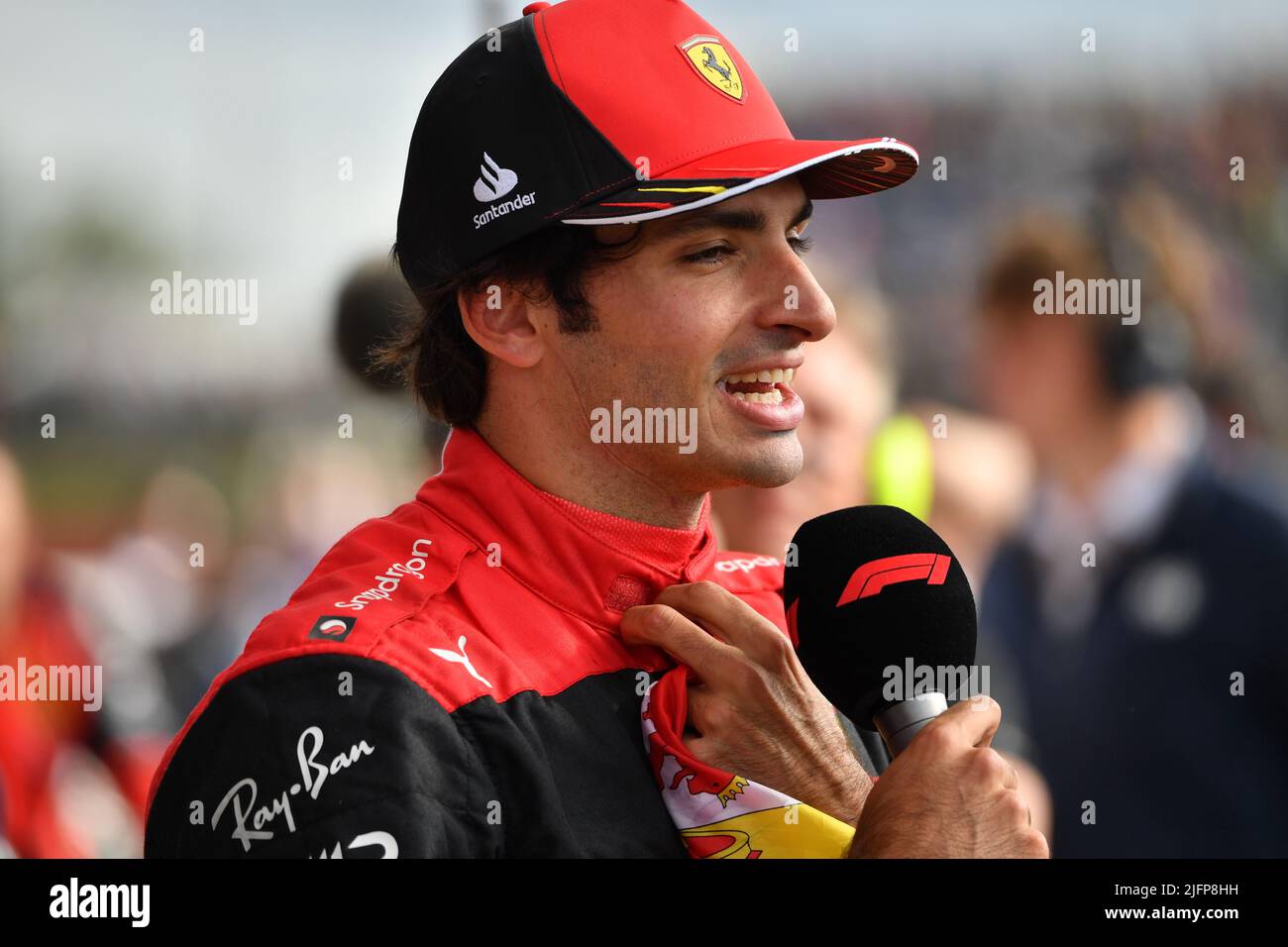 Silverstone, Royaume-Uni. 03rd juillet 2022. SILVERSTONE, Angleterre, 02. JUILLET 2022 ; Carlos SAINZ Jr. Vainqueur de la course avec Ferrari après la course - Formule 1, GRAND Prix BRITANNIQUE F1 sur le circuit Silverstone - Formel 1 Grosser Preis von England, 02. JUILLET 2022 - image, photo et Copyright © Anthony STANLEY/ATP images (STANLEY Anthony/ATP/SPP) crédit: SPP Sport Press photo. /Alamy Live News Banque D'Images