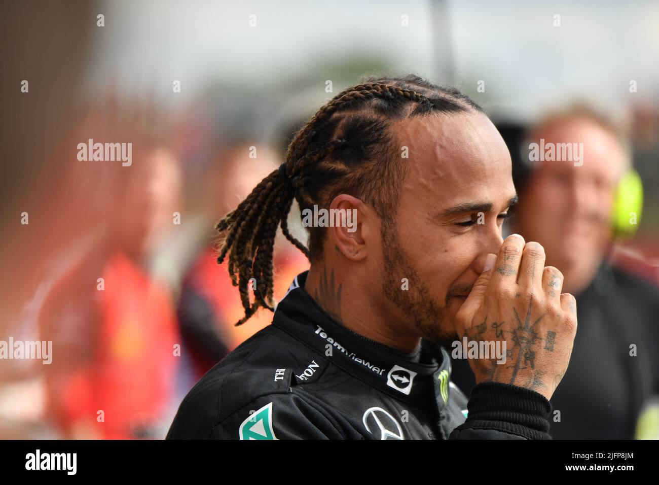 Silverstone, Royaume-Uni. 03rd juillet 2022. SILVERSTONE, Angleterre, 02. JUILLET 2022; #44, Lewis HAMILTON, GBR, Mercedes AMG F1 Team, Mercedes-AMG F1 W13 E Performance après la course, Silverstone course - Formel 1 Grosser Preis von England, 02. JUILLET 2022 - image, photo et Copyright © Anthony STANLEY/ATP images (STANLEY Anthony/ATP/SPP) crédit: SPP Sport Press photo. /Alamy Live News Banque D'Images