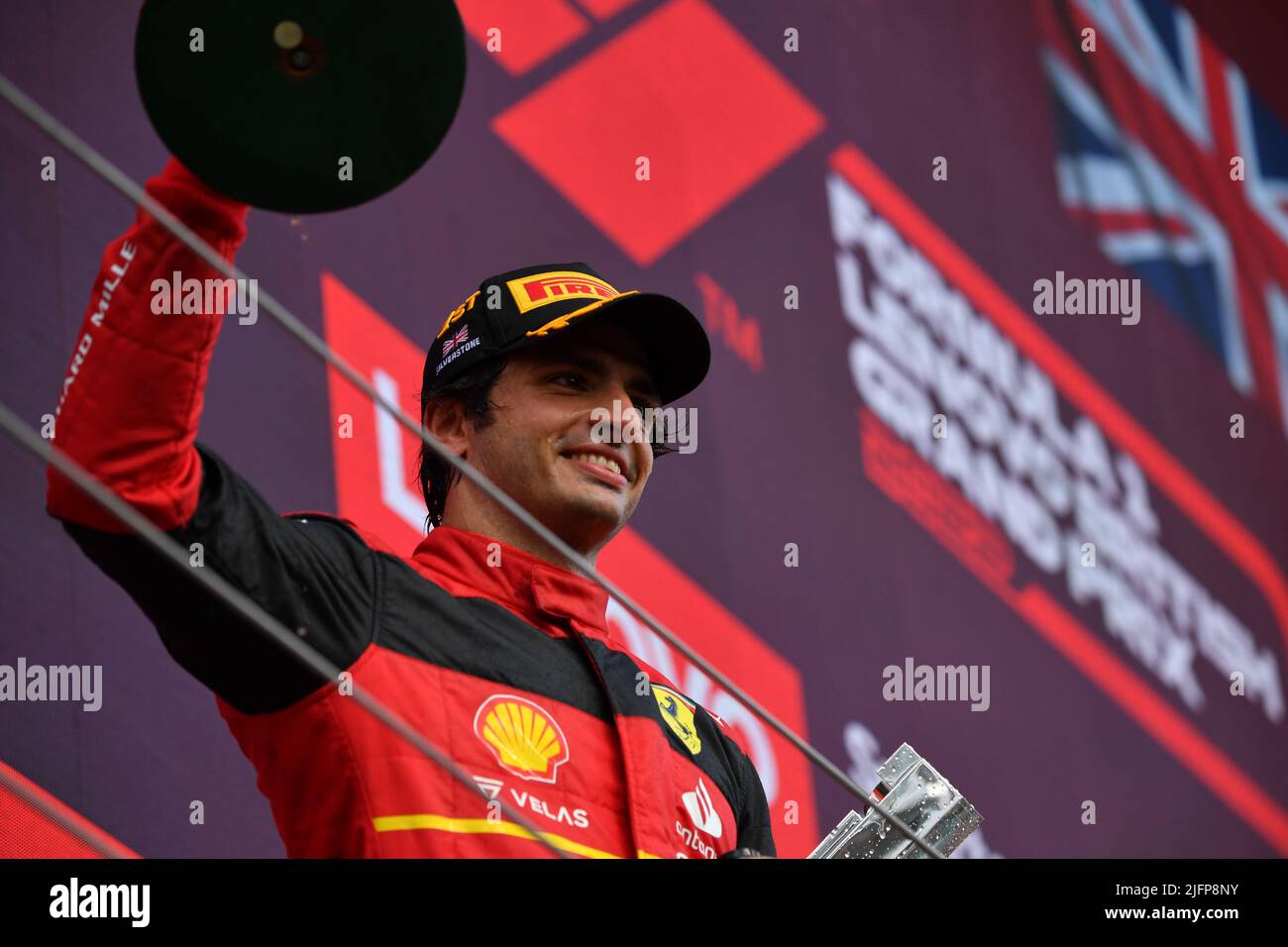 Silverstone, Royaume-Uni. 03rd juillet 2022. SILVERSTONE, Angleterre, 02. JUILLET 2022 ; PODIUM, n° 55, Carlos SAINZ Jr., ESP, Team Scuderia Ferrari, vainqueur du circuit Silverstone - Formel 1 Grosser Preis von England, 02. JUILLET 2022 - image, photo et Copyright © Anthony STANLEY/ATP images (STANLEY Anthony/ATP/SPP) crédit: SPP Sport Press photo. /Alamy Live News Banque D'Images