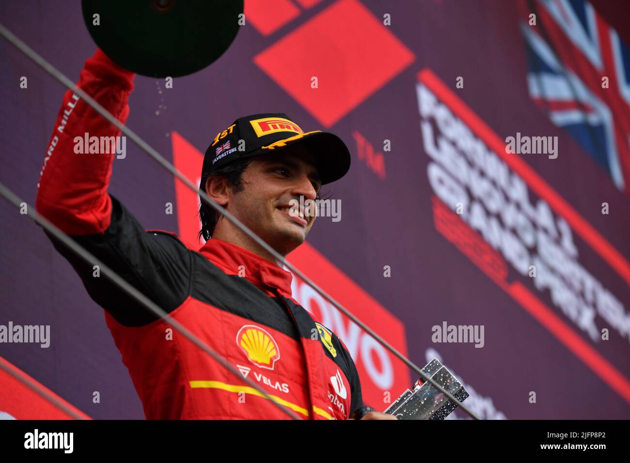 Silverstone, Royaume-Uni. 03rd juillet 2022. SILVERSTONE, Angleterre, 02. JUILLET 2022 ; PODIUM, n° 55, Carlos SAINZ Jr., ESP, Team Scuderia Ferrari, vainqueur du circuit Silverstone - Formel 1 Grosser Preis von England, 02. JUILLET 2022 - image, photo et Copyright © Anthony STANLEY/ATP images (STANLEY Anthony/ATP/SPP) crédit: SPP Sport Press photo. /Alamy Live News Banque D'Images