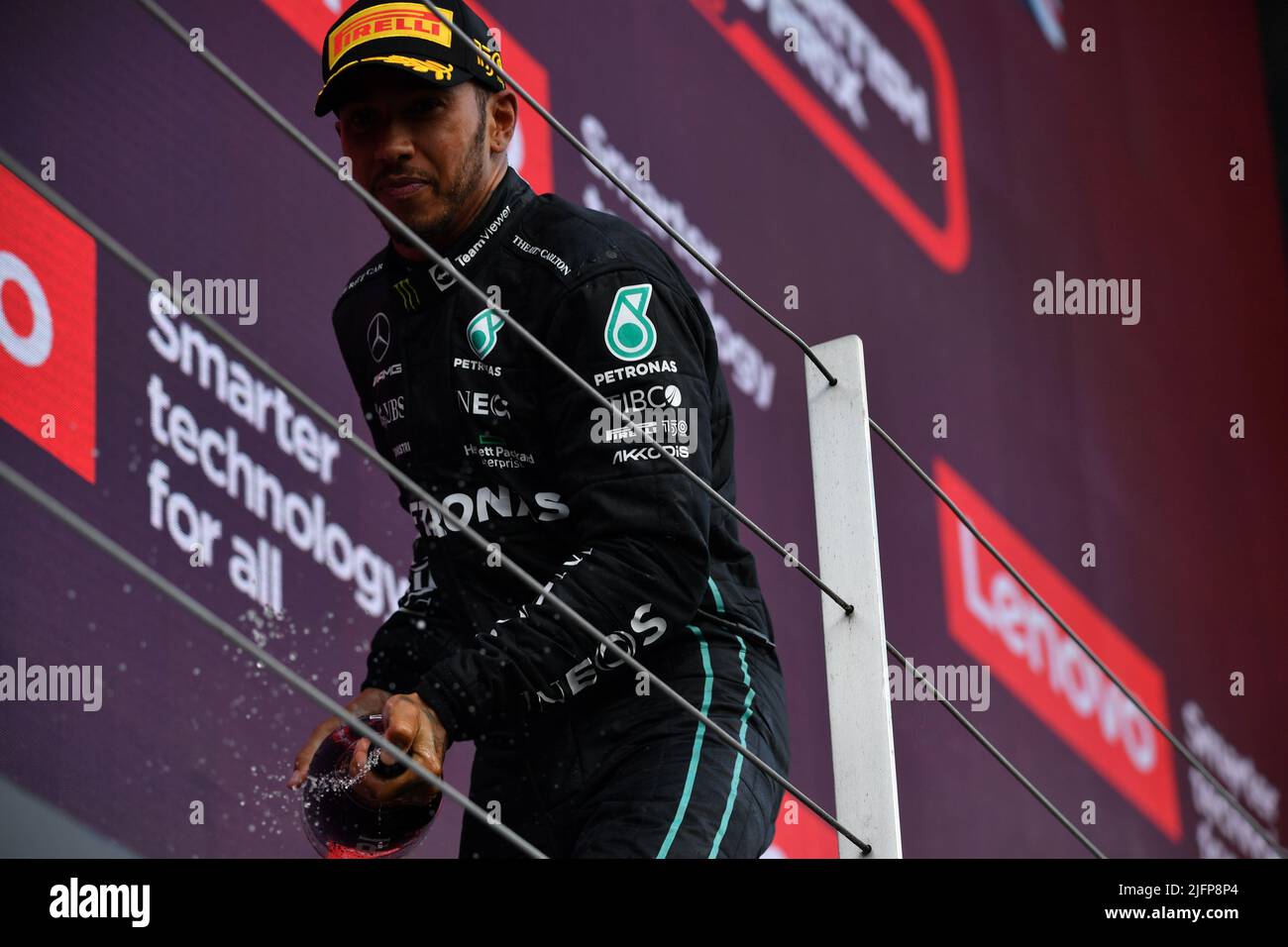 Silverstone, Royaume-Uni. 03rd juillet 2022. SILVERSTONE, Angleterre, 02. JUILLET 2022; 3rd place pour #44, Lewis HAMILTON, GBR, Mercedes AMG F1 Team, Silverstone course - Formel 1 Grosser Preis von England, 02. JUILLET 2022 - image, photo et Copyright © Anthony STANLEY/ATP images (STANLEY Anthony/ATP/SPP) crédit: SPP Sport Press photo. /Alamy Live News Banque D'Images