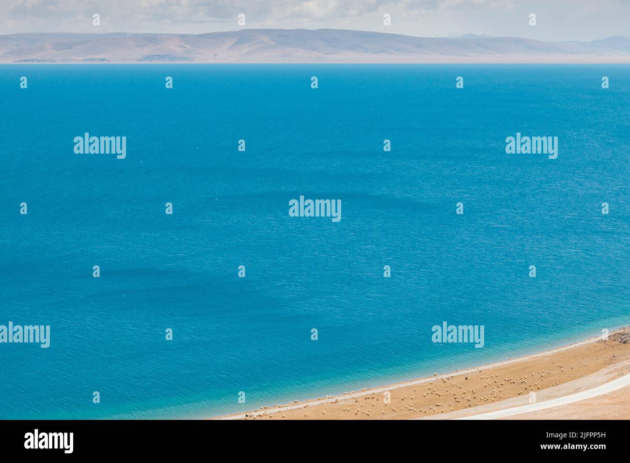 Vue aérienne du lac Namtso au Tibet, en Chine Banque D'Images