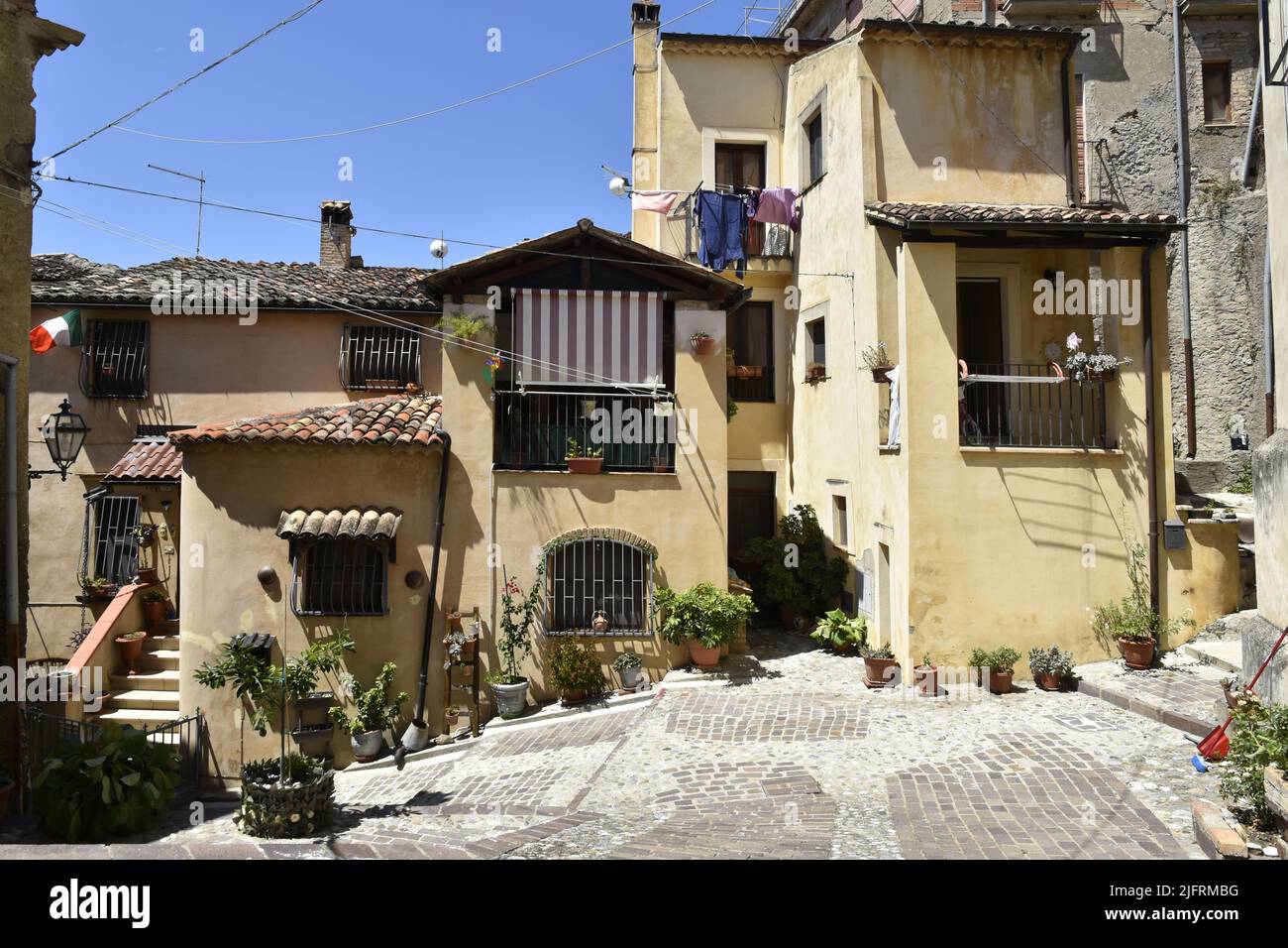 Une belle photo des maisons anciennes du village d'Altomonte, région Calabre, Italie Banque D'Images