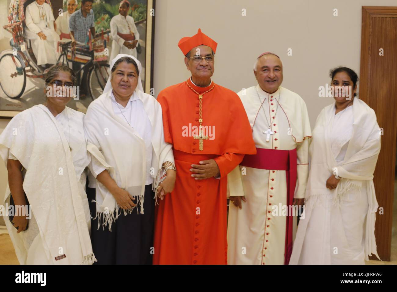 Le cardinal Patrick D Rozario, de l'ambassade du Vatican au Bangladesh, rencontre une personne importante le 14 décembre 2017. Crédit photo : Ripon Abraham Tolentino Banque D'Images