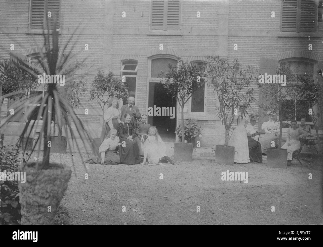 La famille Snoeck à Huize Oud Heyendaal. Johan Hendrik Snoeck (1841-1921) et sa fille Emilie Snoeck (1879-1942); Adriana Alida Gerarda Johanna de Wit (1852-1920) et tante Henrietta Adriana Anna Snoeck (1835-1920). Banque D'Images
