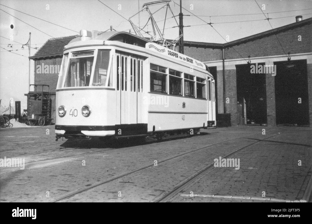 Le premier trajet du camion a été révisé dans notre propre atelier : entre autres choses, la carrosserie a été changée, d'autres sièges, des freins pneumatiques et un éclairage moderne Banque D'Images