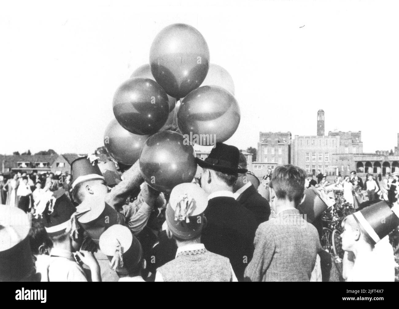 La naissance de la princesse Beatrix; élèves de la St. JozefSchool sur les Kelfkensbos sur le Molenveld Banque D'Images