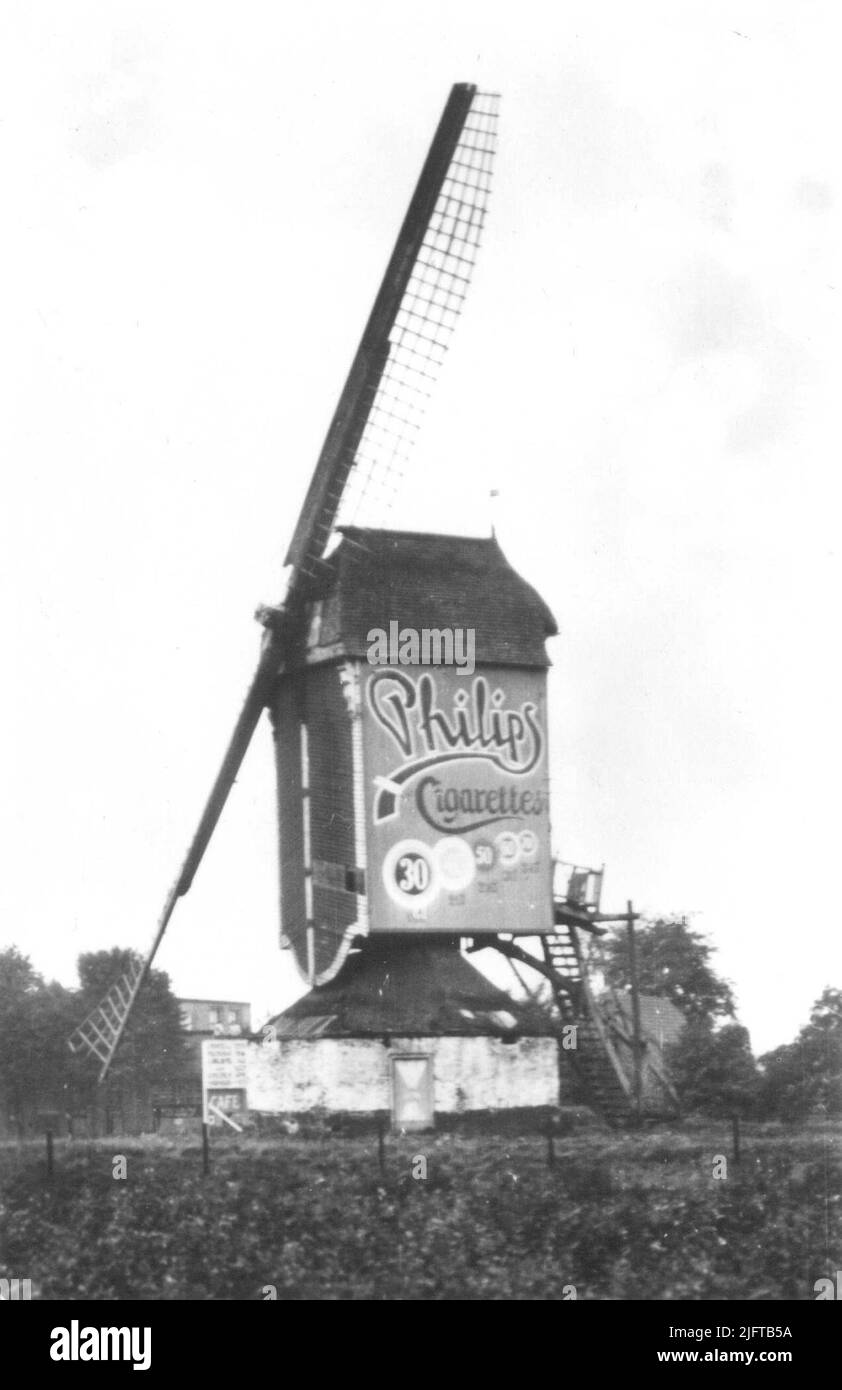 Le Saint-Teunismolen dans l'état expiré, avec une publicité de cigarettes Philips Banque D'Images