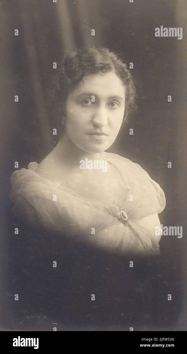 Vêtements de ville de dames à Varna depuis le début du XXe siècle Banque D'Images