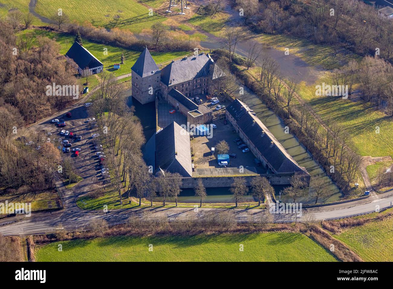 Vue aérienne, château de la maison Kemnade dans le quartier Blankenstein de Hattingen, région de la Ruhr, Rhénanie-du-Nord-Westphalie, Allemagne, musée de l'abeille, château, cas Banque D'Images