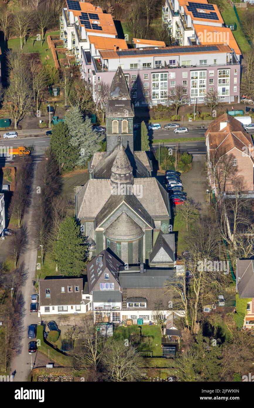 Vue aérienne, église catholique Sainte-Marie-Madeleine dans le district de Höntrop à Bochum, région de la Ruhr, Rhénanie-du-Nord-Westphalie, Allemagne, lieu de culte, Boch Banque D'Images