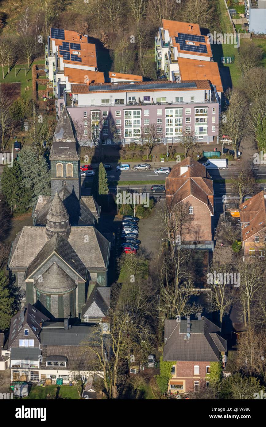Vue aérienne, église catholique Sainte-Marie-Madeleine dans le district de Höntrop à Bochum, région de la Ruhr, Rhénanie-du-Nord-Westphalie, Allemagne, lieu de culte, Boch Banque D'Images