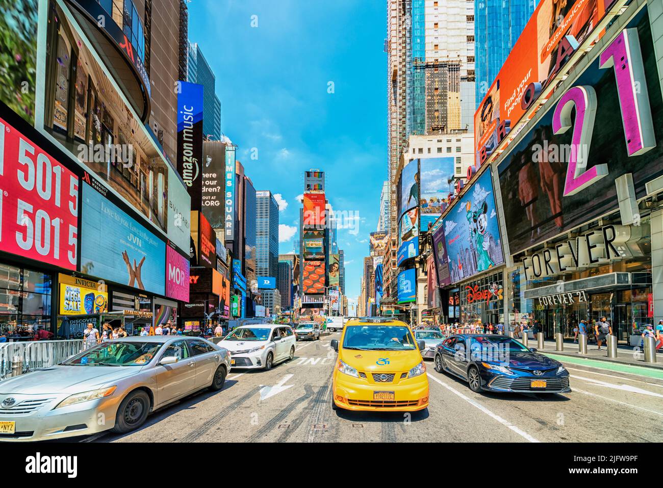 Times Square, la principale intersection commerciale de Midtown Manhattan, New York. Banque D'Images