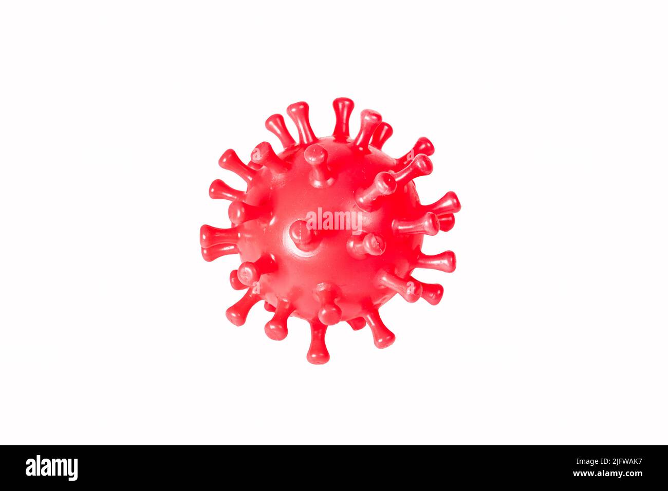 Éclosion de coronavirus et coronavirus influenza. Le virus rouge est isolé sur fond blanc. Banque D'Images