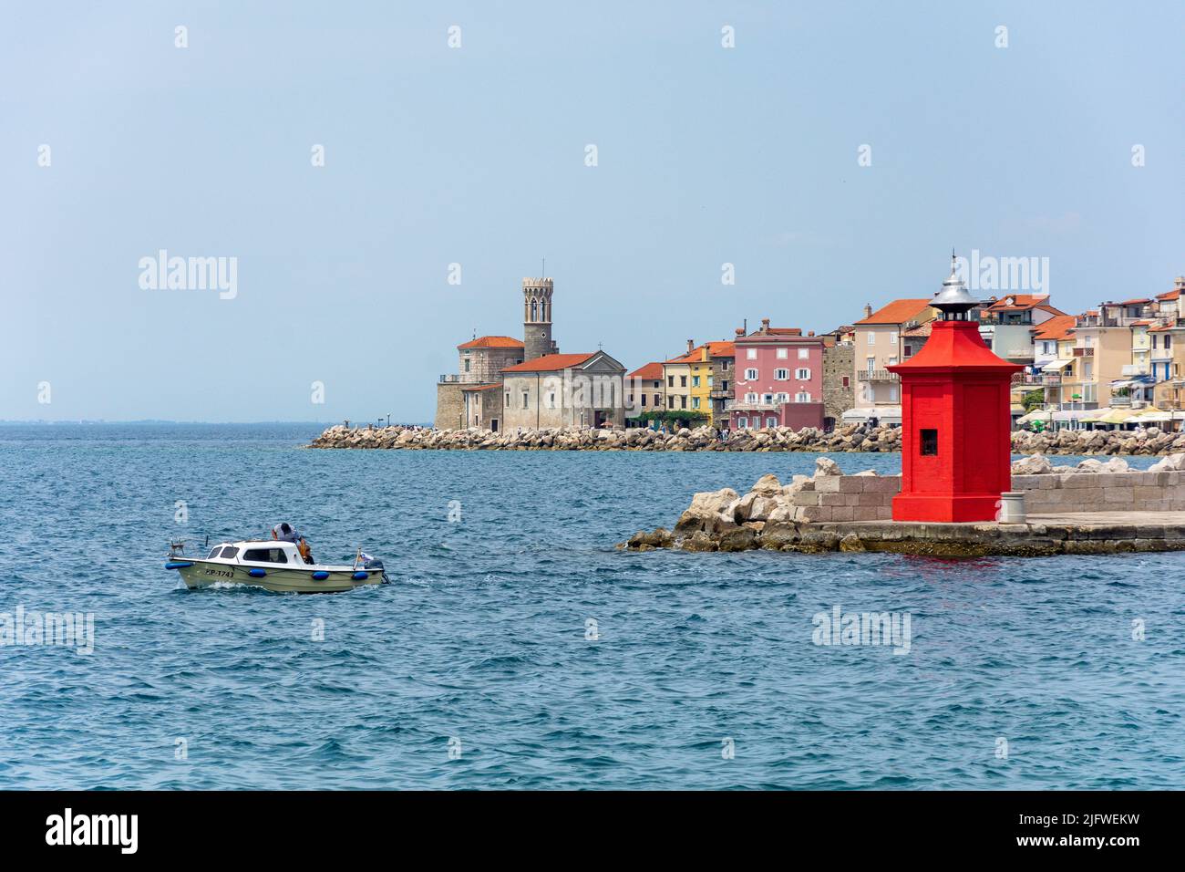 Vue sur le port, Piran (Pirano), Slovene Istria, Slovénie Banque D'Images