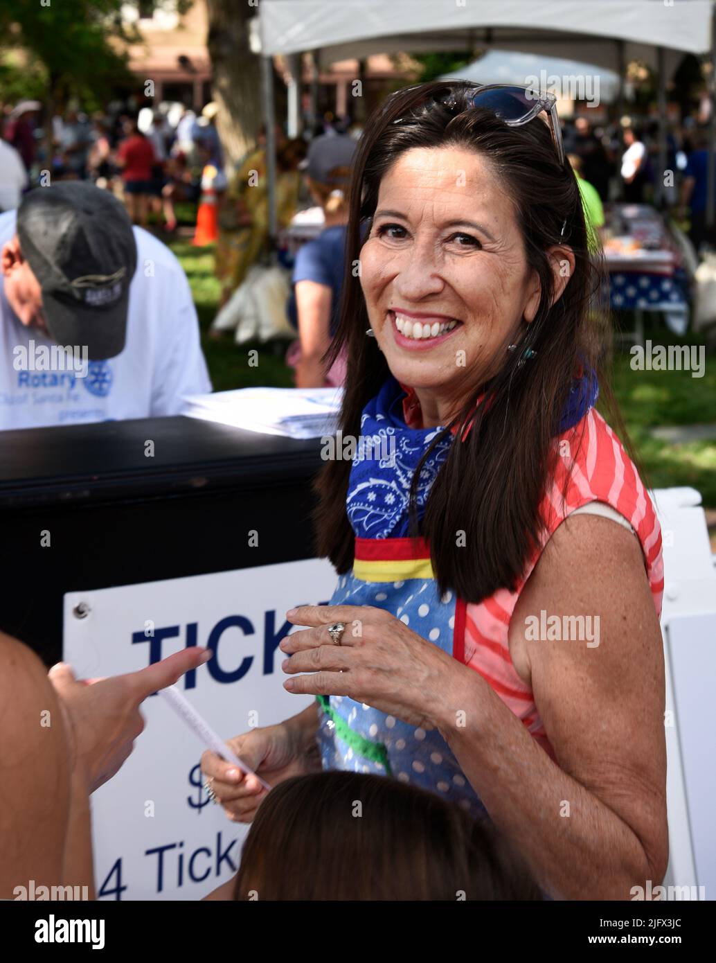 Teresa léger Fernandez, membre de la Chambre des représentants des États-Unis, représentant le district du Congrès du Nouveau-Mexique en 3rd, lors d'un événement du 4 juillet Banque D'Images