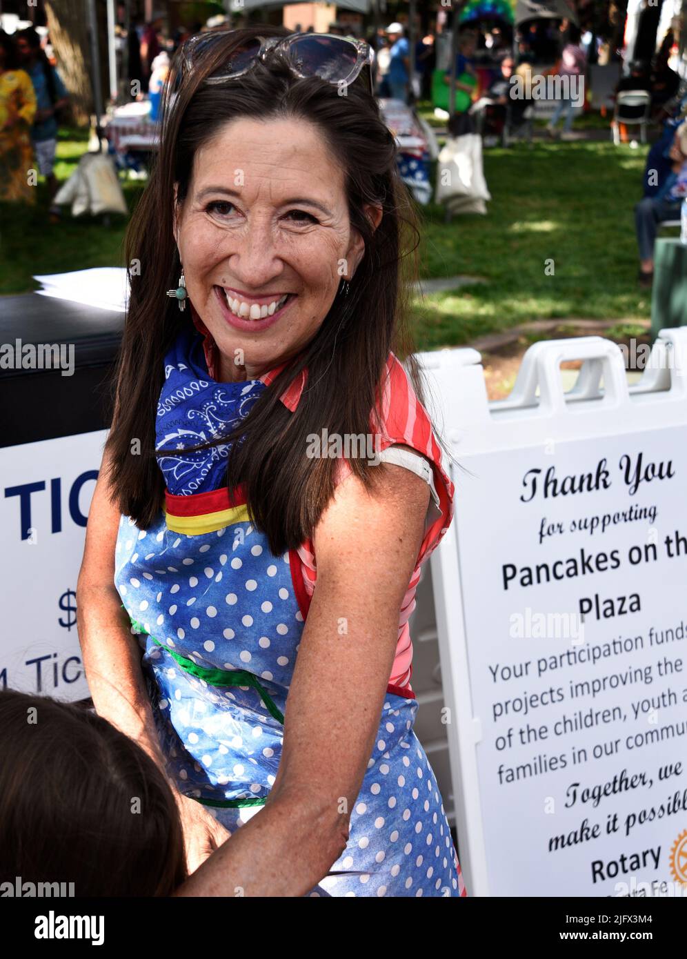 Teresa léger Fernandez, membre de la Chambre des représentants des États-Unis, représentant le district du Congrès du Nouveau-Mexique en 3rd, lors d'un événement du 4 juillet Banque D'Images