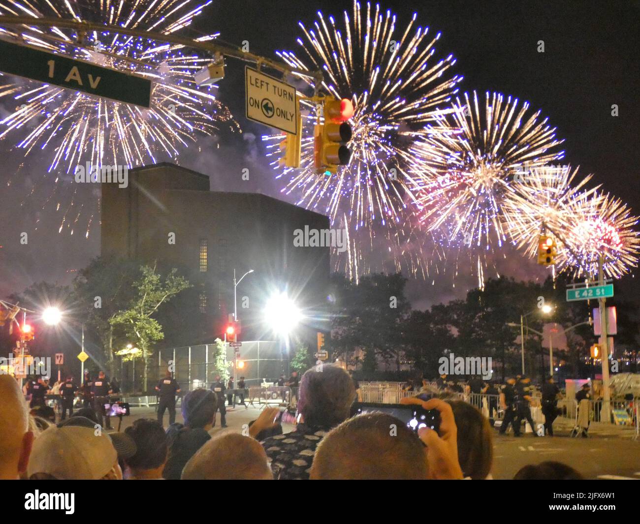 New York, NY, ÉtatsUnis. 05/07/2022, Macy's met en scène son 46th