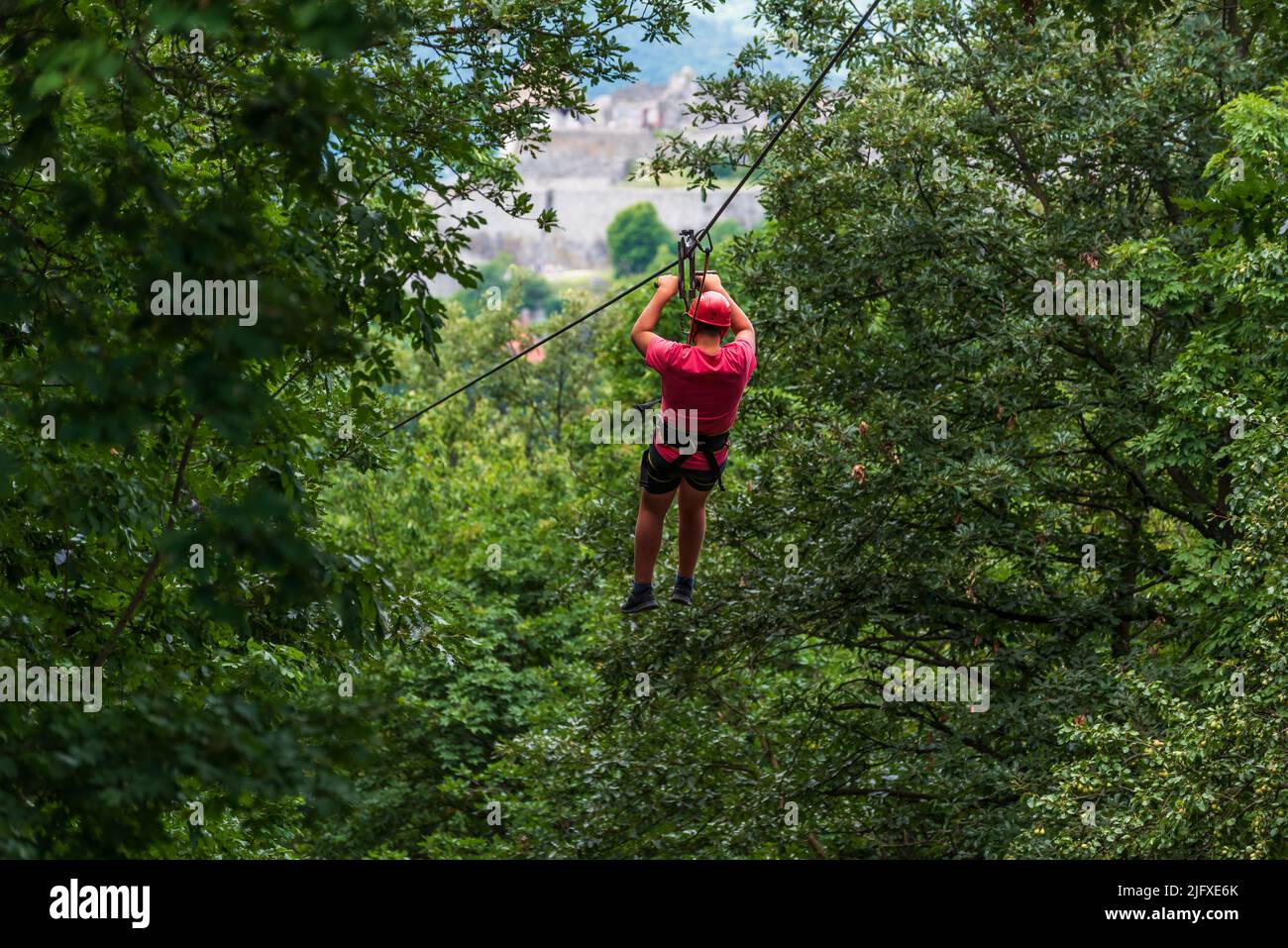 Canopy Adventure est situé dans un endroit magnifique avec vue sur le Danube. Banque D'Images