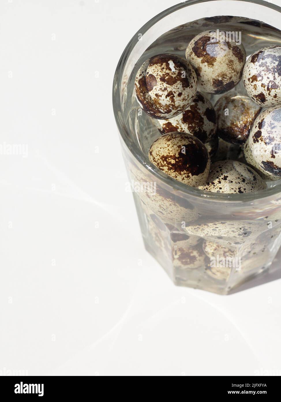 œuf de caille, nourriture aux œufs, petit déjeuner, œuf Banque D'Images