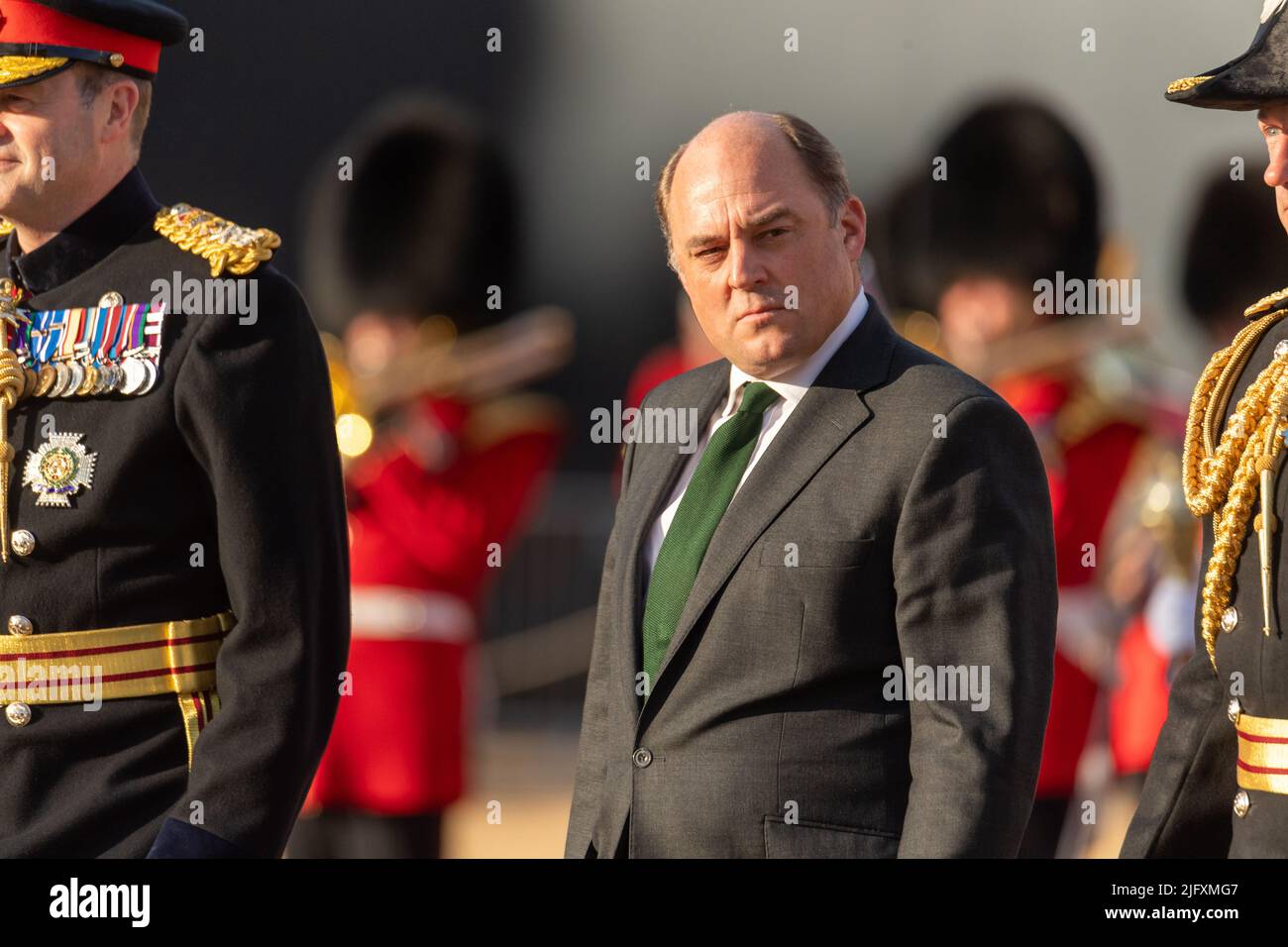 Londres, Royaume-Uni. 5th juillet 2022. Le "Military musical Spectacular" de l'armée britannique célèbre la Reine et le Commonwealth sur Horse Guards Parade Londres le Chef d'état-major général, le général Sir Patrick Sanders, a pris le salut. Cent cinquante enfants du Commonwealth Youth Choir, accompagnés des groupes massés, ont interprété "Une chanson pour le Commonwealth", la musique a été interprétée par les groupes massés de la Division des ménages Ben Wallace secrétaire de la défense crédit: Ian Davidson/Alamy Live News Banque D'Images