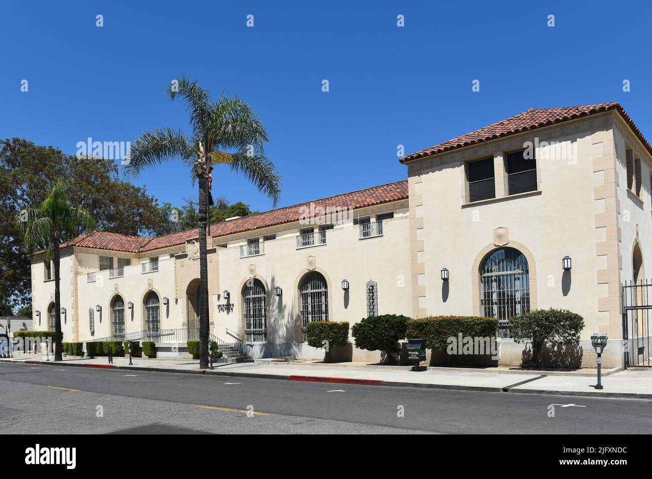 SANTA ANA, CALIFORNIE - 4 juillet 2022: Spurgeon Station États-Unis poste bâtiment dans le centre-ville de Santa Ana. Banque D'Images