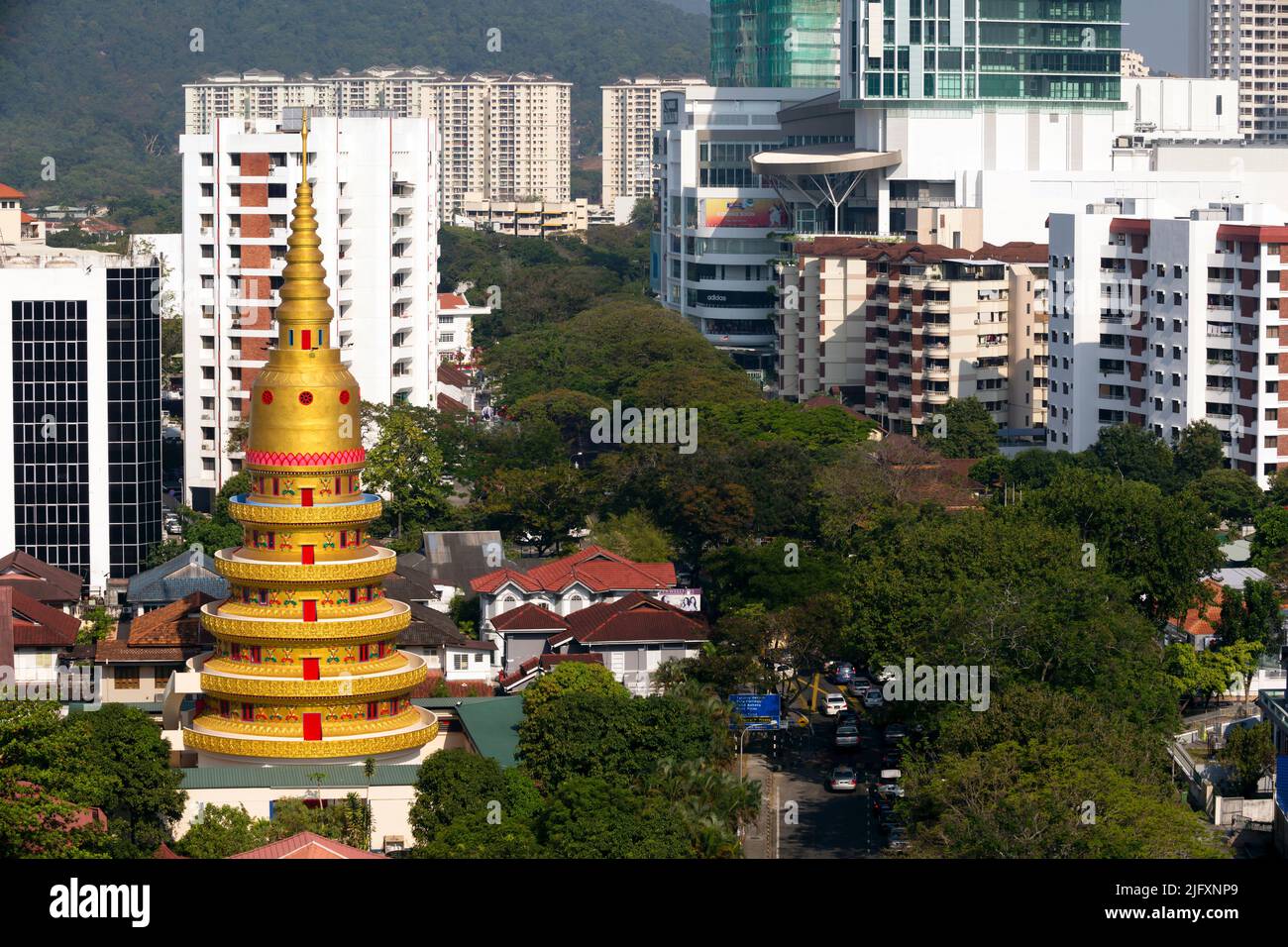 Wat Chayamangkalaram est un temple bouddhiste thaïlandais à George Town, Penang, Malaisie, le plus remarquable pour sa statue de Bouddha couché. Banque D'Images