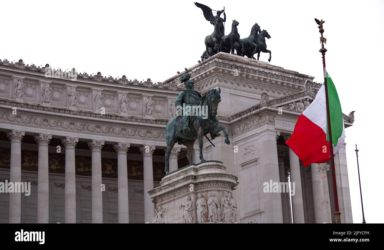 Rome, Italie, mars 2022. Le monument national Victor Emmanuel II construit entre 1885 et 1935 pour honorer le premier roi d'une Italie unifiée. Banque D'Images