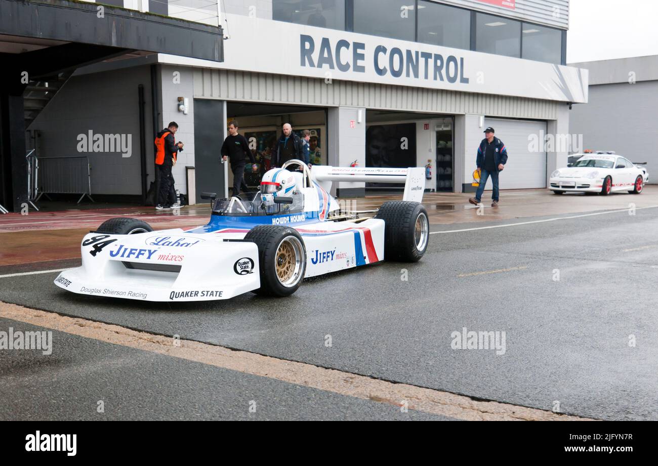 Martin Wood, dans son White,1978, mars 78B, lors de la séance de qualification de la série historique de Formule 2 de la HSCC au Silverstone Classic 2021 Banque D'Images