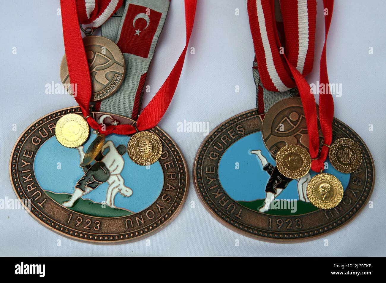 Kırkpınar (Wrestling du pétrole turc). Médailles des gagnants photographiés lors du tournoi Kırkpınar 648th à Edirne, Turquie, le 5 juillet 2009. Banque D'Images