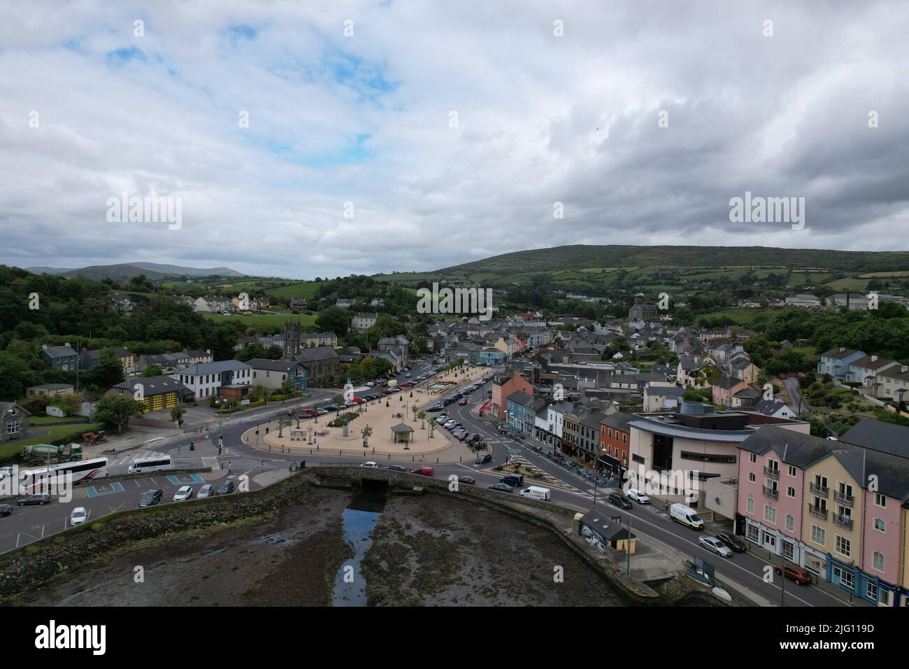 Ville de Bantry dans le sud-ouest du comté de Cork, Irlande vue aérienne de drone Banque D'Images