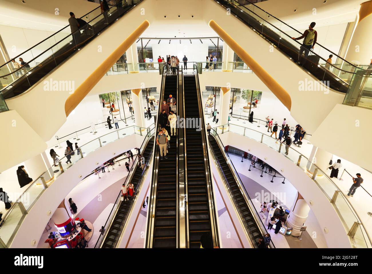 Rolltreppen, Dubai Mall, mode, atemberaubend, Einkaufszentrum, Umwerfende Architektur U. Gänscher, Gänscher und Handel mit Schäften Banque D'Images