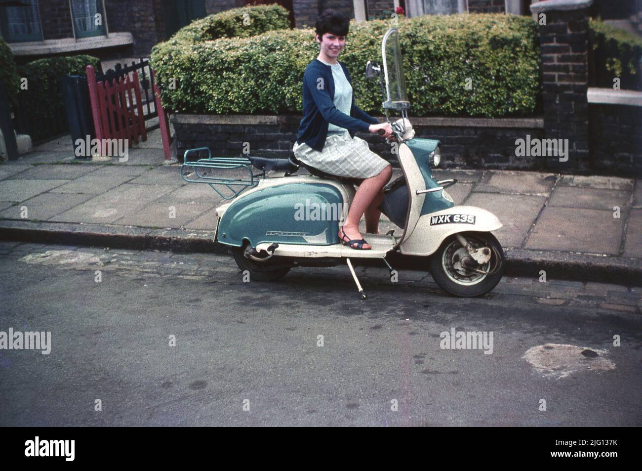 Lambretta 1960s motor scooter Banque de photographies et d'images à haute  résolution - Alamy