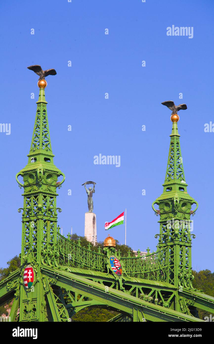 Hongrie, Budapest, Liberty Bridge, statue de la liberté, Banque D'Images