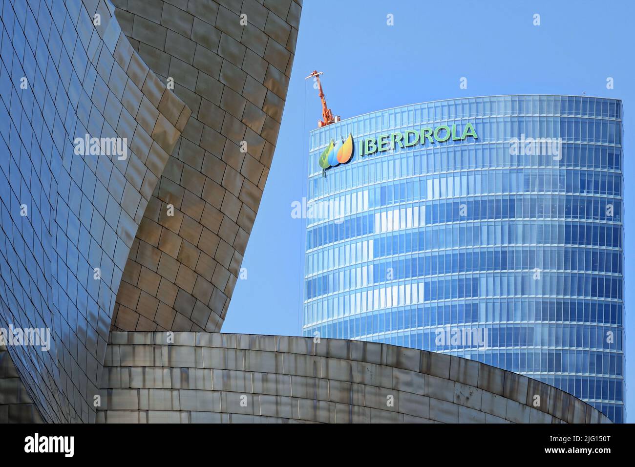 La tour Iberdrola est un gratte-ciel de 165 mètres de haut situé à Bilbao, Espagne - août 2018 Banque D'Images