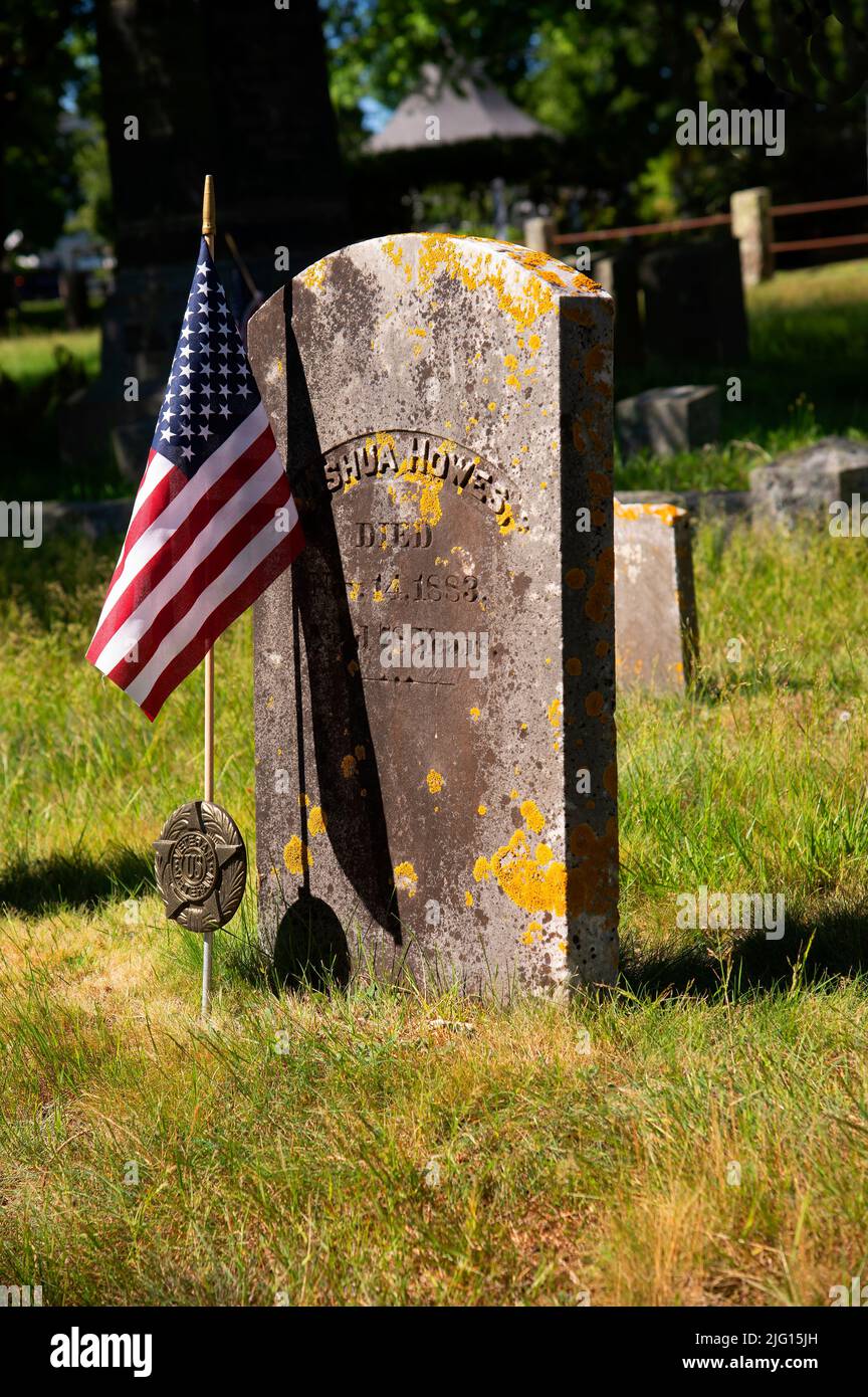 Tombe d'un ancien combattant de la guerre d'indépendance dans le cimetière Dennis Memorial de Cape Cod, Massachusetts, États-Unis Banque D'Images